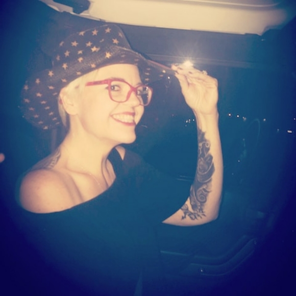 Meet your Posher, Kelli - Picture 4 of 5